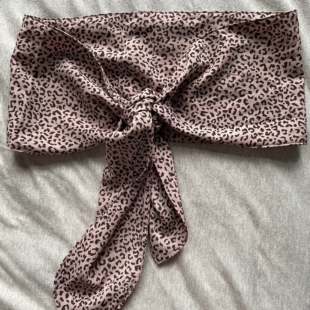 Scarf tie top